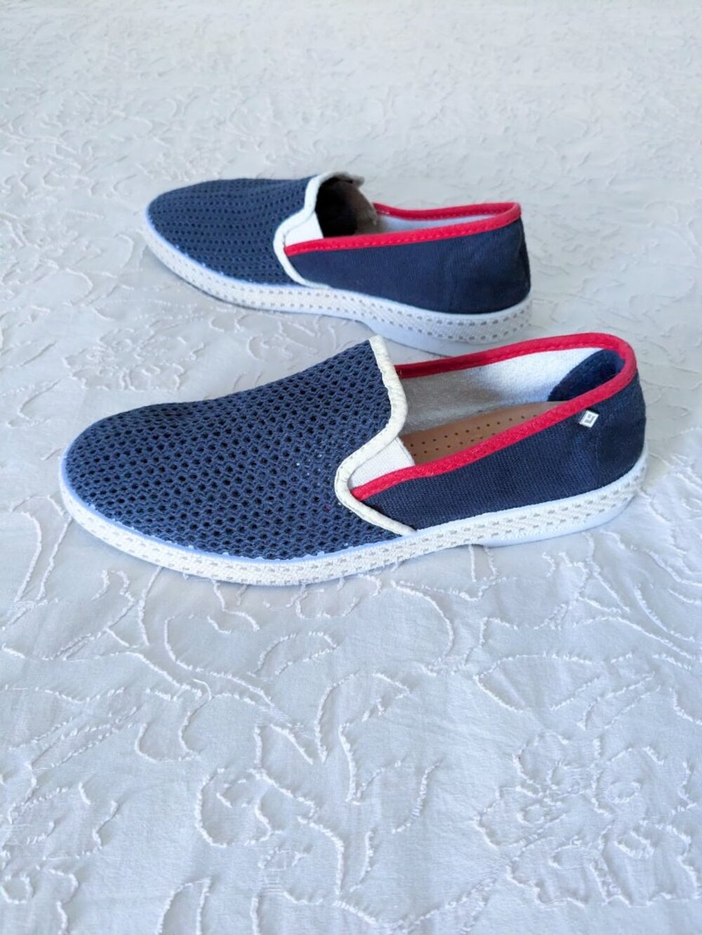 $220 RIVIERAS 38 8 Navy Red Espadrille Loafers